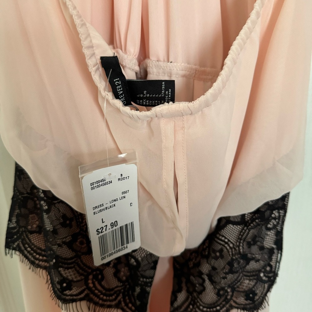 NWT Forever 21 Blush /Black Lace Trimmed Halter Maxi Dress Women's Size large - Picture 4 of 5